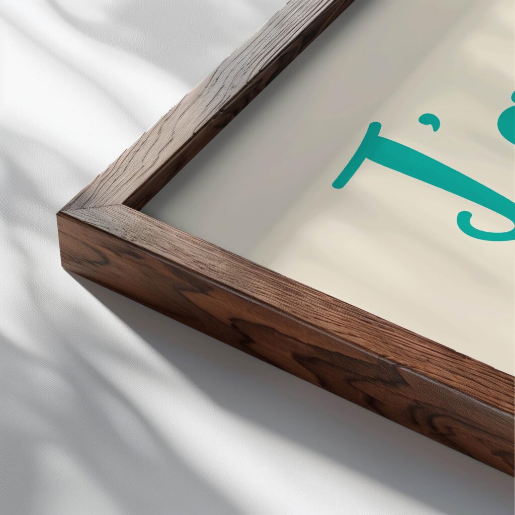 17 Jai la paix de Dieu qui surpasse toute intelligence close up dark wood mockup