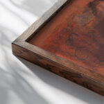 Autoportret s paletou 1925–1930 Arnold Peter Weisz Kubincan close up dark wood mockup