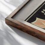 Bandversiering met bladeren 1890 Johanna van de Kamer close up dark wood mockup