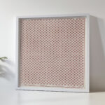 Blad met alternerend patroon van bloemen en vier punten Unknown 5 mockup