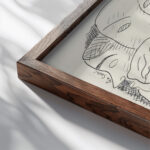 Blad met hoofden 1891 Leo Gestel close up dark wood mockup