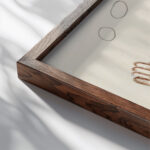 Clown en ruiter te paard 1891 Leo Gestel close up dark wood mockup