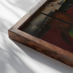 De eeuwige zwerver vagebond 1925 Frits van den Berghe close up dark wood mockup