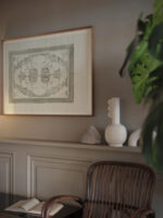 Decoratieontwerp in grijs en wit 1874 Carel Adolph Lion Cachet video mockup