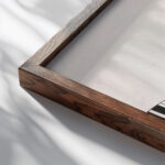 Gestileerd bloemmotief 1905 Samuel Jessurun de Mesquita 1 close up dark wood mockup