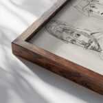 Karikaturale koppen 1895 Carel Adolph Lion Cachet close up dark wood mockup