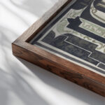 Ontwerp voor Jan Ligthart kalender voor 1918 1874 Carel Adolph Lion Cachet close up dark wood mockup