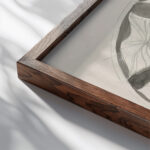 Ontwerp voor een bord met vlaggen 1874 Carel Adolph Lion Cachet close up dark wood mockup