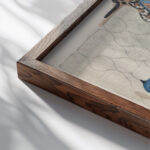 Ontwerp voor een oorkonde van Arti en Amicitiae voor Prins Hendrik bij zijn erelidmaatschap in 1902 1874 Carel Adolph Lion Cachet close up dark wood mockup