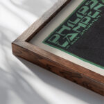 Ontwerp voor reclame voor Philips Lampen 1906 Reijer Stolk 1 close up dark wood mockup