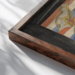 Ontwerp voor vaandel van de Bond voor Gereformeerde Jeugdorganisatie 1874 Carel Adolph Lion Cachet close up dark wood mockup