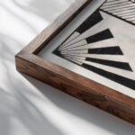Ornament met cirkel en kruis 1905 Samuel Jessurun de Mesquita close up dark wood mockup