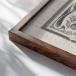 Ornamentaal ontwerp met leeuwen 1874 Carel Adolph Lion Cachet close up dark wood mockup